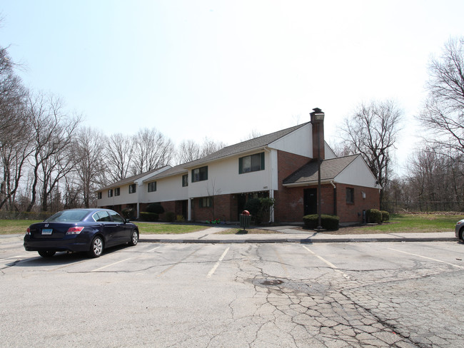 Poquonnock Village Senior and Family Housing in Groton, CT - Foto de edificio - Building Photo