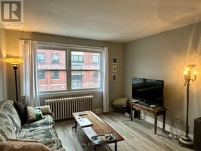 324 Charlotte St in Peterborough, ON - Building Photo - Building Photo