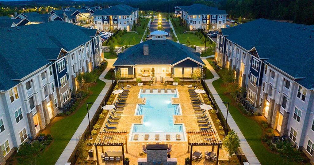 Promenade at Newnan Crossing in Newnan, GA - Foto de edificio