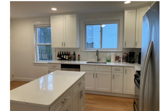 204 Norfolk St, Unit J-6 in Cambridge, MA - Foto de edificio - Building Photo