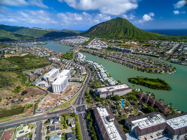 7000 Hawaii Kai Drive in Honolulu, HI - Building Photo - Building Photo