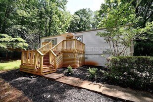 1394 Alverado Way in Decatur, GA - Building Photo