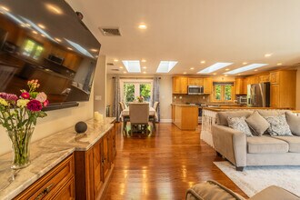 272 Woodruff Rd in Milford, CT - Building Photo - Building Photo