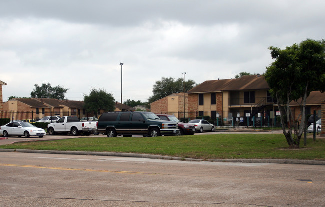 Imperial Oaks in Houston, TX - Foto de edificio - Building Photo