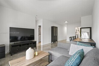 13105 Ixora Ct in North Miami, FL - Building Photo - Building Photo