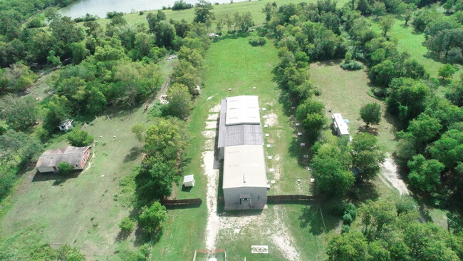 424 County Road 603 in Dayton, TX - Building Photo - Building Photo