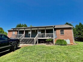 210 Chota Vw in Vonore, TN - Building Photo