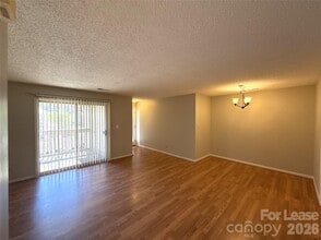 1001 Churchill Downs Ct in Charlotte, NC - Building Photo - Building Photo