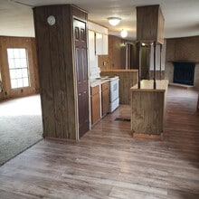 301 S Johnson Ave in Thorndale, TX - Building Photo - Building Photo