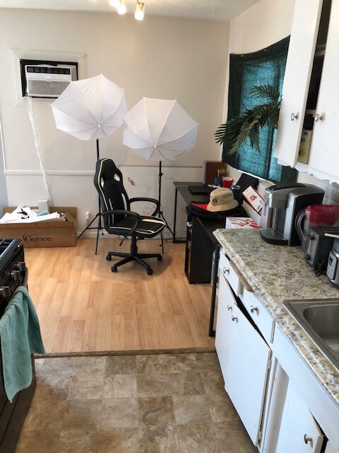 5921 Cahuenga Blvd in Los Angeles, CA - Building Photo