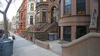 53 Montgomery Pl in Brooklyn, NY - Building Photo - Building Photo