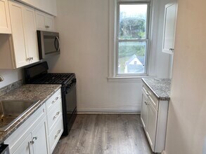 2633 S 18th St, Unit 1 in Pittsburgh, PA - Building Photo - Building Photo