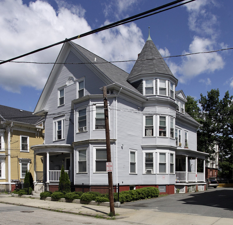 65 Burnett St in Providence, RI - Building Photo