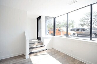 946 W Montrose Ave in Chicago, IL - Building Photo - Building Photo