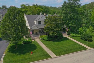 3760 Gilgare Ln in Highland Park, IL - Building Photo