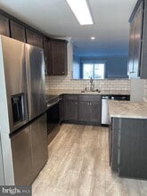 1408 Nutwood Ct in Crofton, MD - Foto de edificio - Building Photo