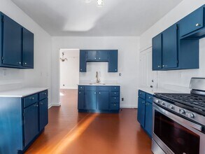 937 Thomas Ave W in St. Paul, MN - Building Photo - Building Photo