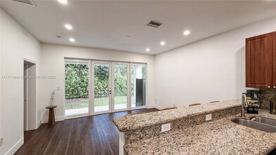 2262 SE 2nd St in Homestead, FL - Building Photo - Building Photo