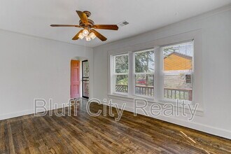 3573 Spottswood Ave in Memphis, TN - Building Photo - Building Photo