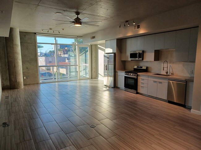 608 S 3rd St, Unit 219 in Las Vegas, NV - Building Photo - Building Photo