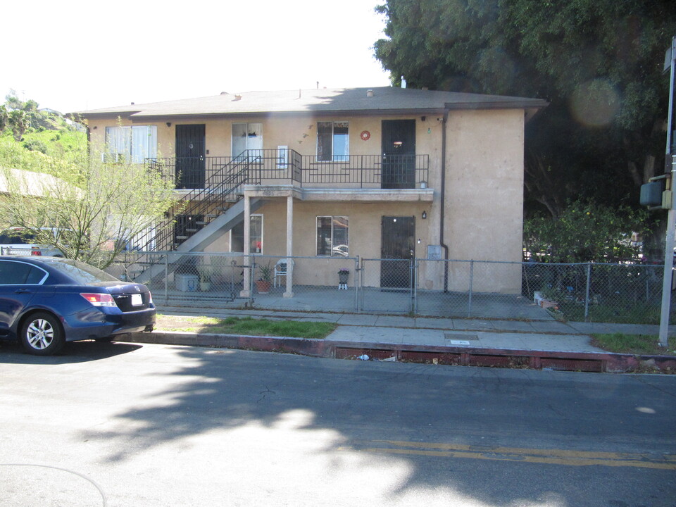 4860 Gambier St in Los Angeles, CA - Building Photo