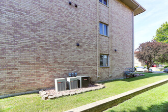 10415 Mayfield Ave in Oak Lawn, IL - Building Photo - Building Photo