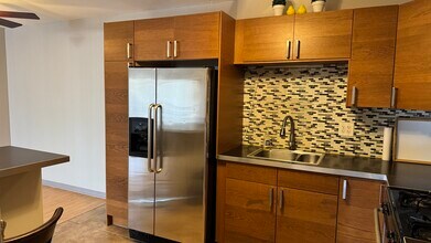 9S070 Lake Dr in Willowbrook, IL - Foto de edificio - Building Photo