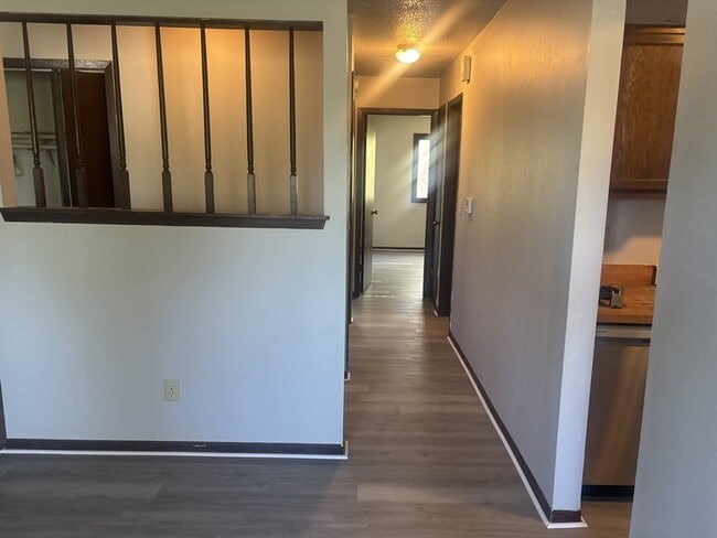 1520 Oak Ridge Ln SE in Cedar Rapids, IA - Building Photo - Building Photo