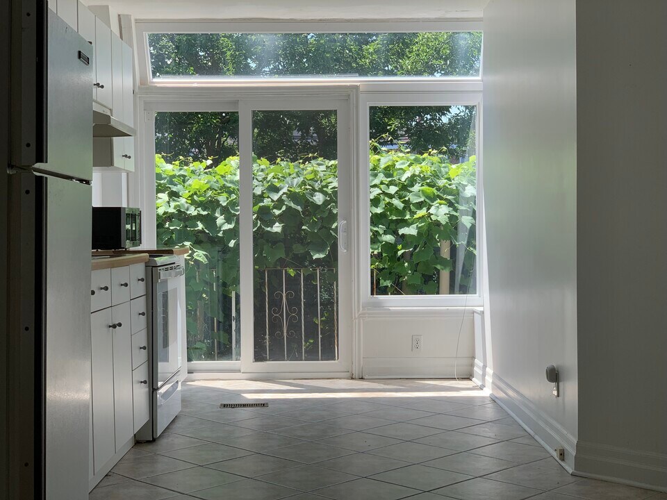 484 Brock Av in Toronto, ON - Building Photo