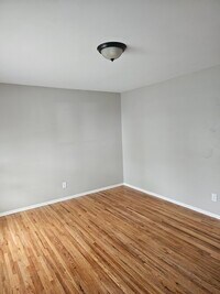 5024 Tulip Tree Ln photo'