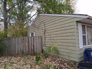 4908 Theta Pass in Flint, MI - Building Photo - Building Photo