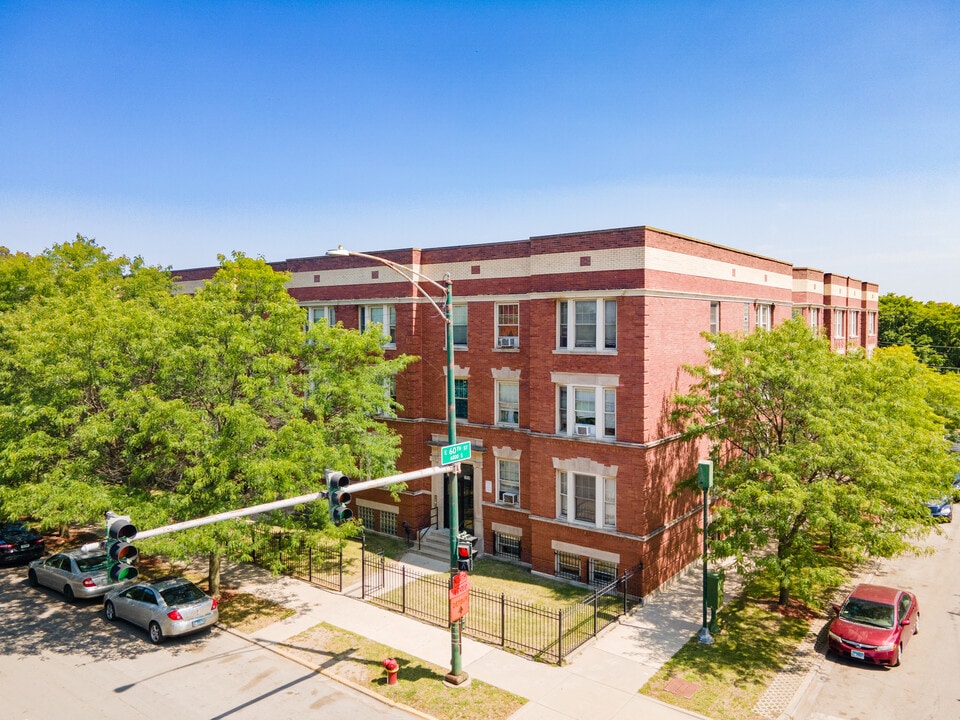 St. Edmund's Manor in Chicago, IL - Building Photo