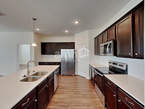 1159 Sky Lks Dr in St. Cloud, FL - Foto de edificio - Building Photo