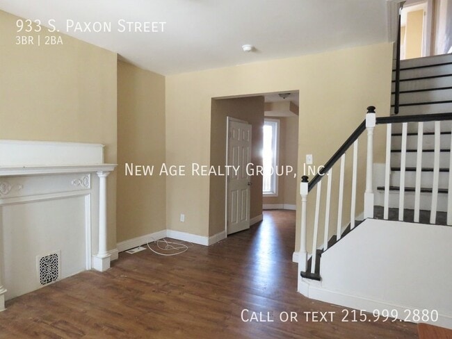 933 S Paxon St in Philadelphia, PA - Building Photo - Building Photo
