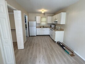 1635 Neptune St in Fayetteville, AR - Building Photo