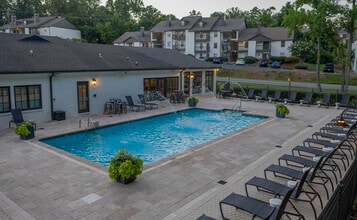 Woodmere Creek Apartments in Birmingham, AL - Foto de edificio - Building Photo