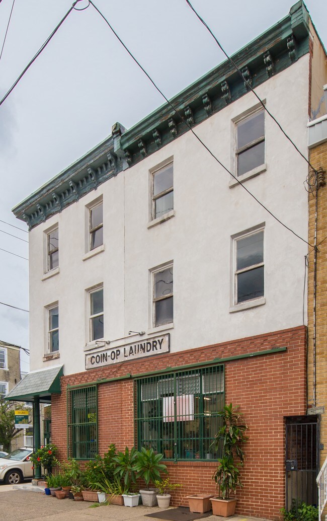 835-837 Corinthian Ave in Philadelphia, PA - Building Photo - Building Photo