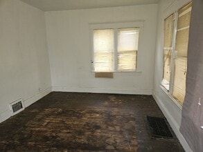 3273 N Detroit Ave in Toledo, OH - Building Photo - Building Photo