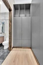 121 E 37th St in New York, NY - Building Photo - Building Photo