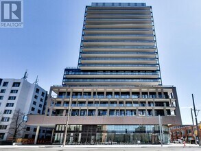285-285 Dufferin St in Toronto, ON - Building Photo - Building Photo