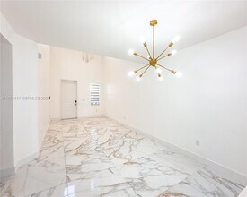 10728 NW 76th Ln in Medley, FL - Building Photo - Building Photo