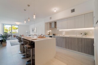 111 SE 1st Ave, Unit 309 in Delray Beach, FL - Foto de edificio - Building Photo