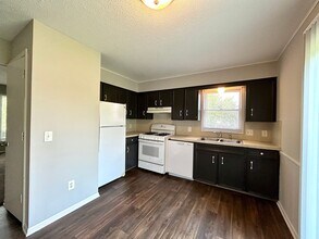 4544-4546 Countrywood Ct SE in Kentwood, MI - Building Photo - Building Photo