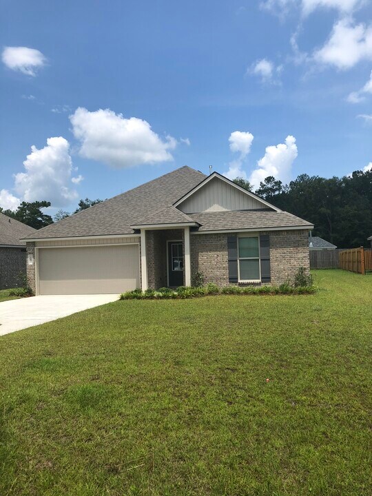 16837 Highland Heights Dr in Covington, LA - Building Photo
