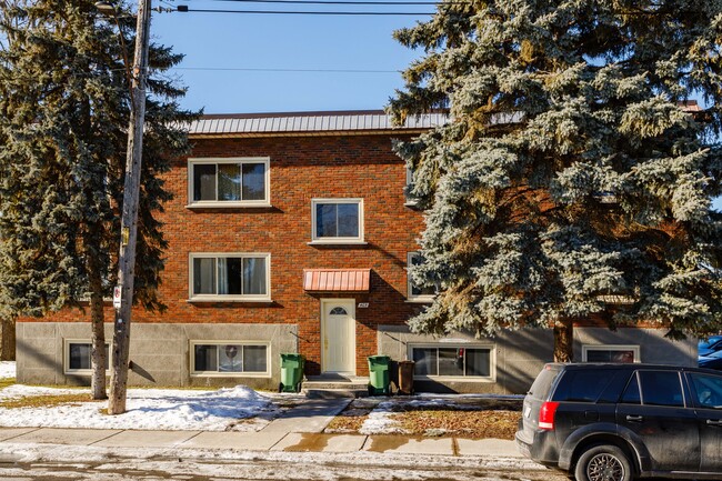 405 16E Av in Montréal, QC - Building Photo - Building Photo