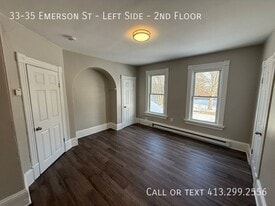 33-35 Emerson St in Chicopee, MA - Building Photo