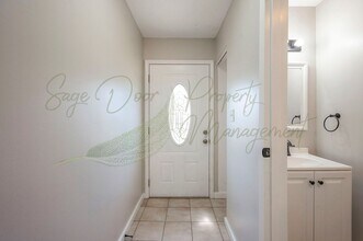 912 SE Hampton Ct in Lee's Summit, MO - Building Photo - Building Photo