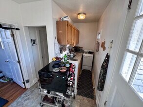 52 Central St, Unit 3 in Somerville, MA - Building Photo - Building Photo