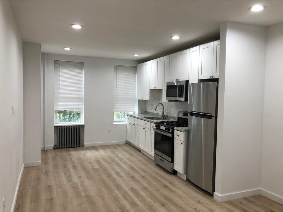 19-15 Linden St in Queens, NY - Building Photo