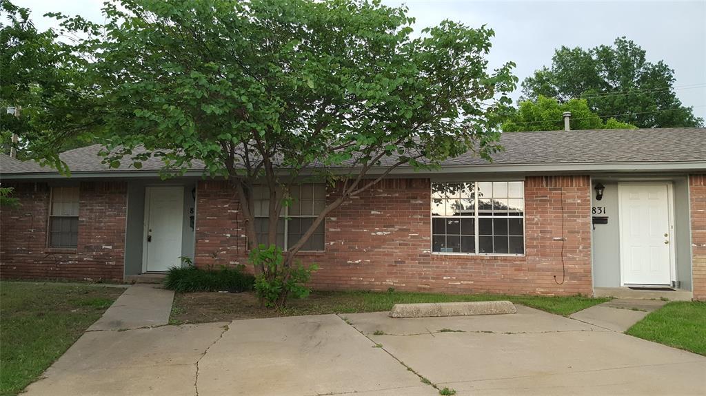 831 Russell Cir in Norman, OK - Building Photo